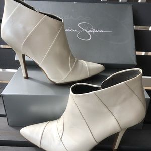 Jessica Simpson winter white ankle boots size 9.5